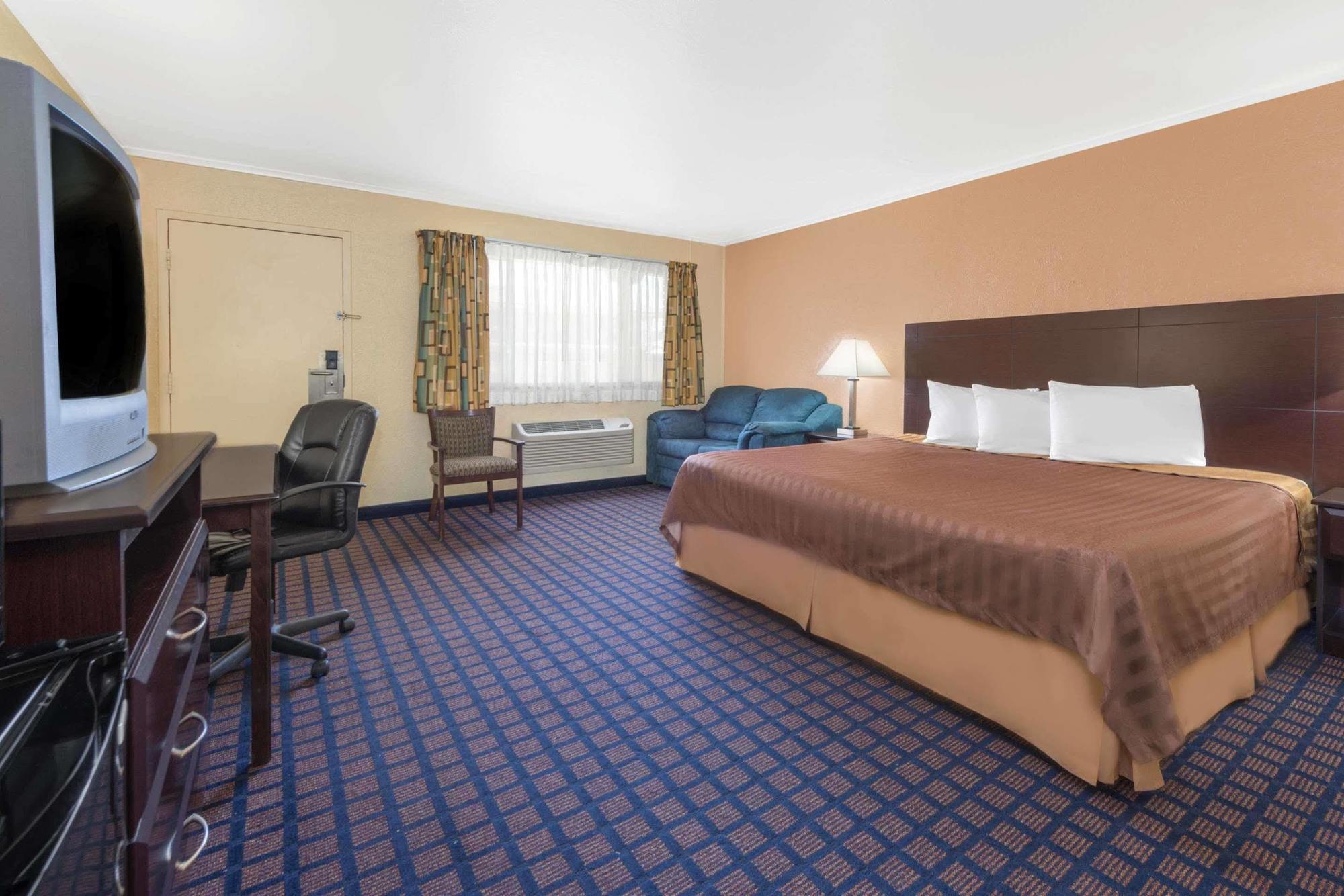 Travelodge By Wyndham Dodge City Εξωτερικό φωτογραφία